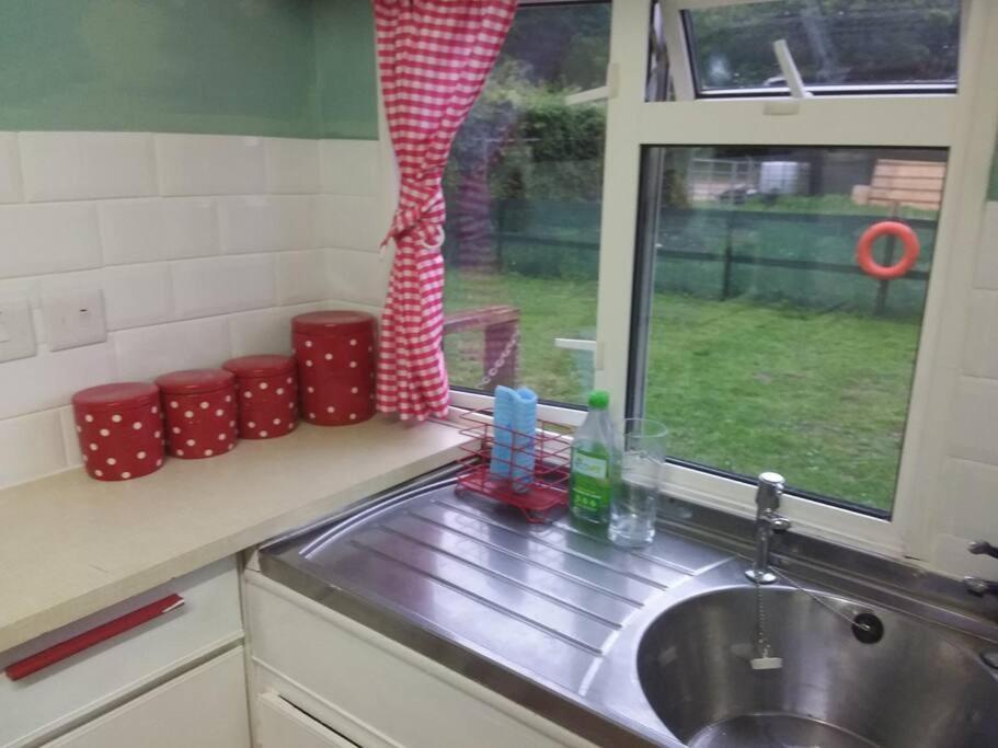 Вилла Rockets'S Retreat Bursledon Экстерьер фото