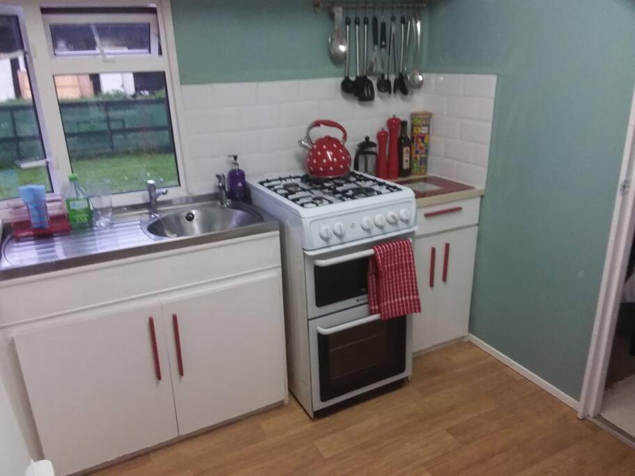Вилла Rockets'S Retreat Bursledon Экстерьер фото