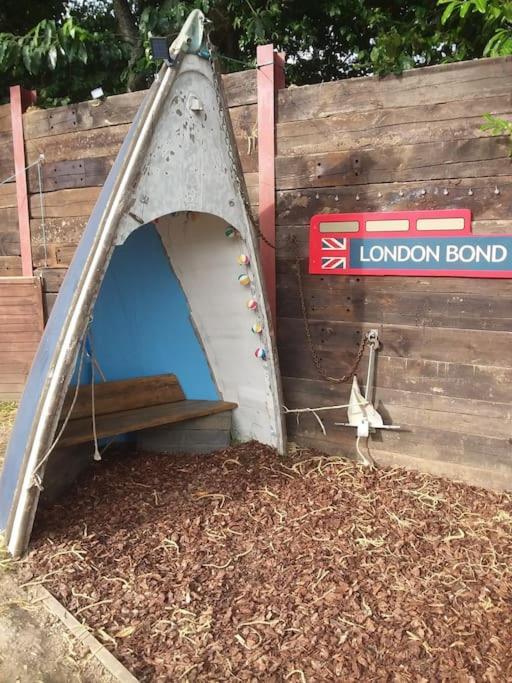 Вилла Rockets'S Retreat Bursledon Экстерьер фото